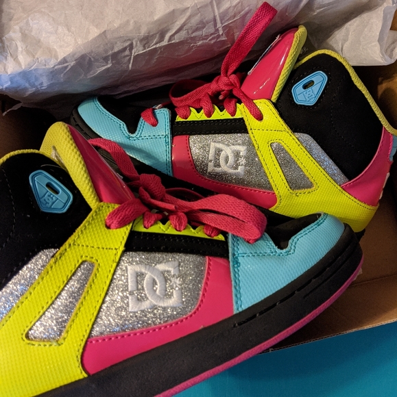 dc high top sneakers